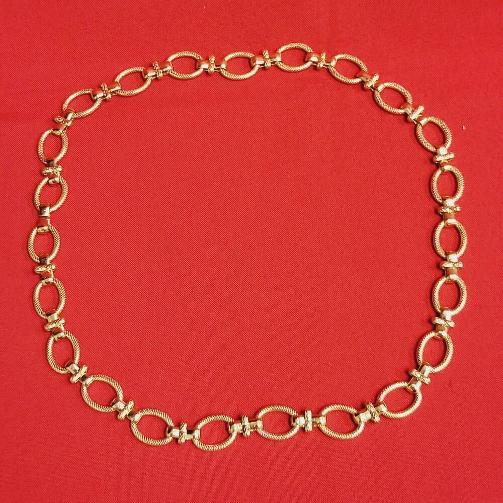 Gold Tone Oval Chain Ribbon Links Necklace